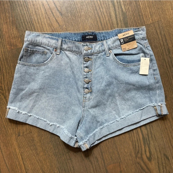 NWT Aeropostale Aero Mom Jean Shorts Real Original Denim High rise button fly 14 - Picture 1 of 8